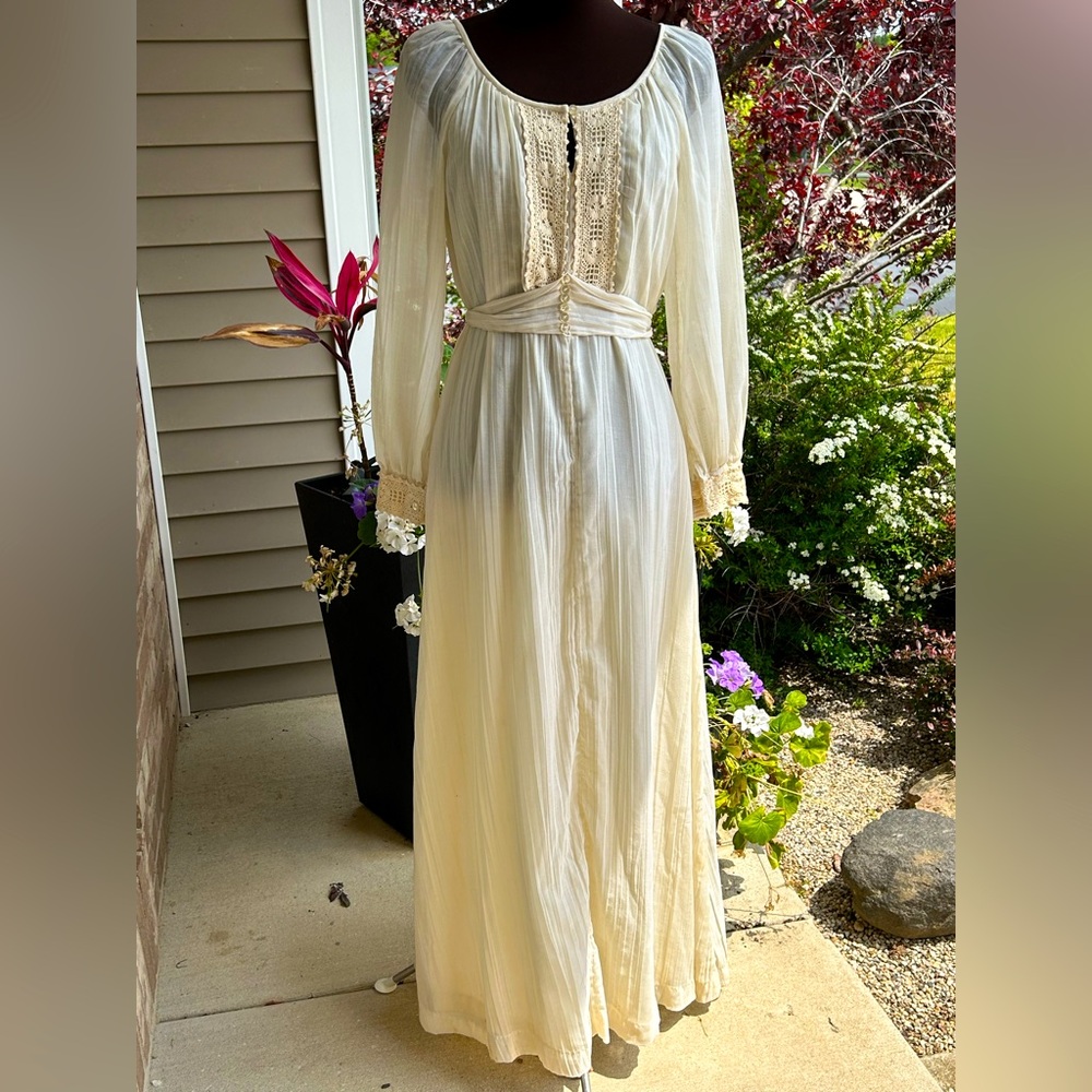 VINTAGE LANZ ORIGINAL sS gown-from ‘60-70’s-lined-gauzy/ltwt-casual bridal